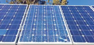 کارکرد پنل‌های خورشیدی در آب‌وهوای برفی چگونه هست؟